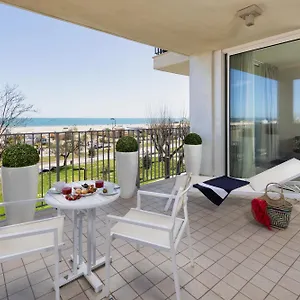 https://mercure-rimini-lungomare.emilia-romagnahotels.net